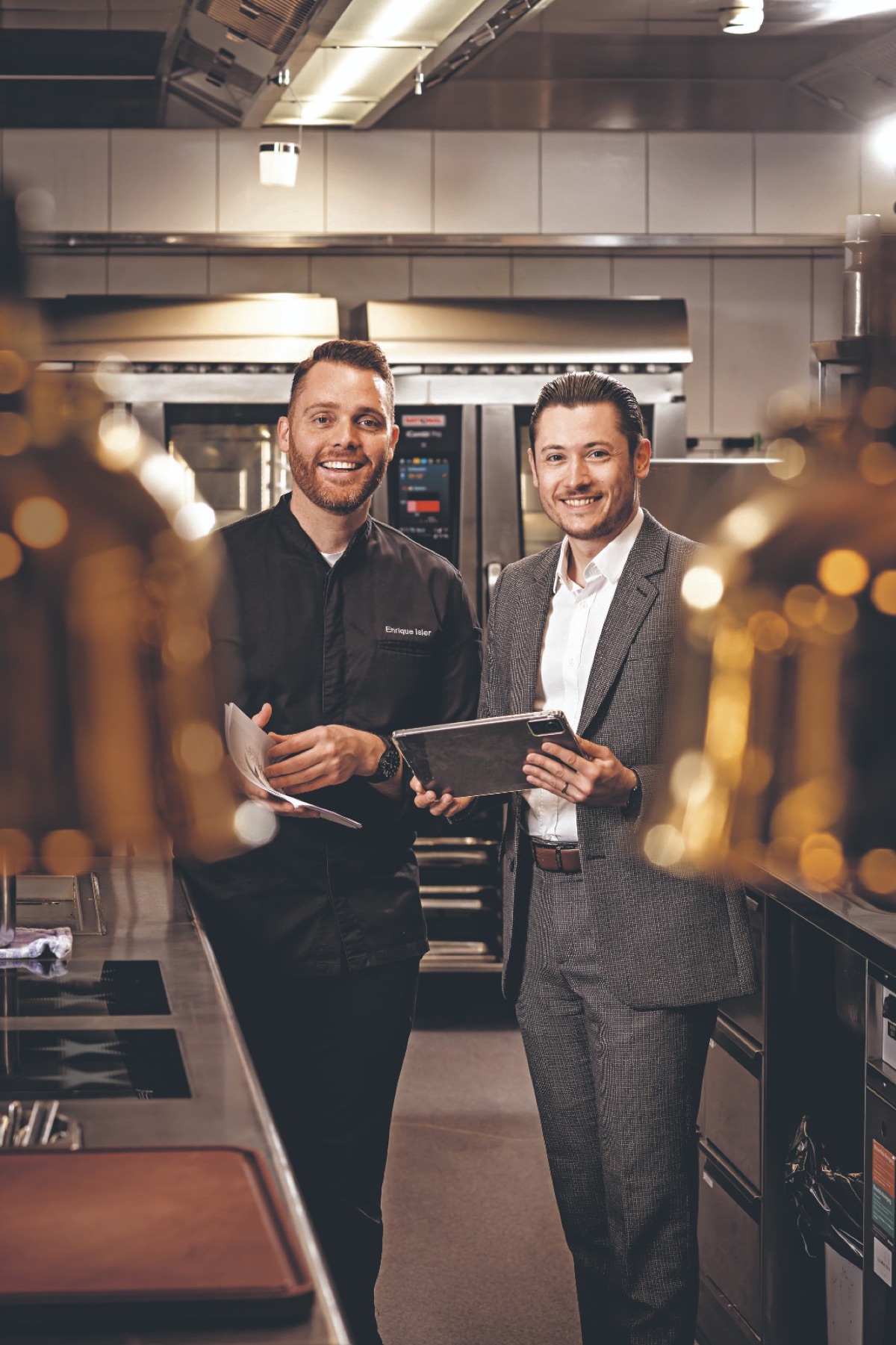 Enrique Isler Benedicto und Jonas Schäfer in der Profi-Küche